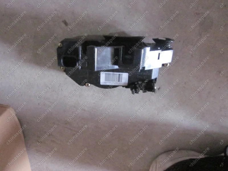 Замок задней правой двери Geely Emgrand EC7