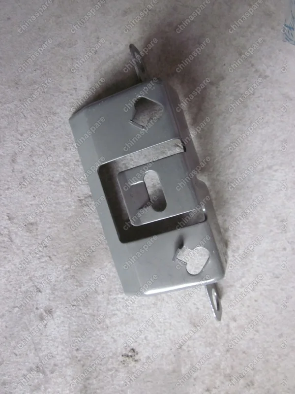 Кронштейн заднего бампера Geely Emgrand EC7