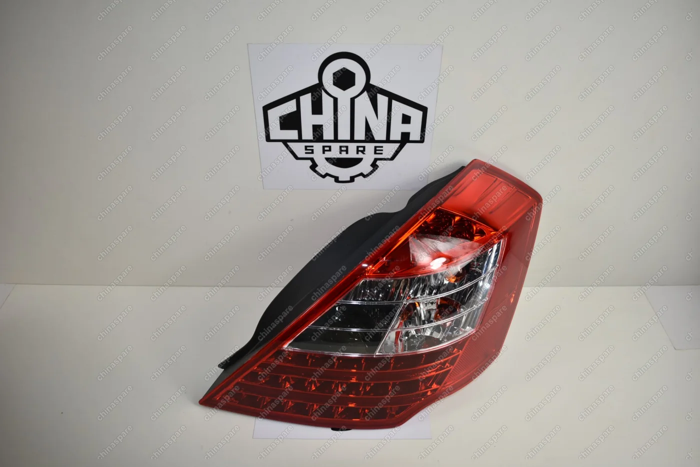 Фонарь задний правый Geely Emgrand EC7