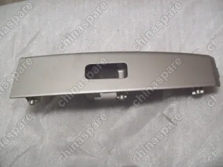 1067002332 Панель регулятора стекла передней правой двери Geely Emgrand EC7