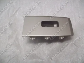 1067002334 Панель регулятора стекла передней правой двери Geely Emgrand EC7