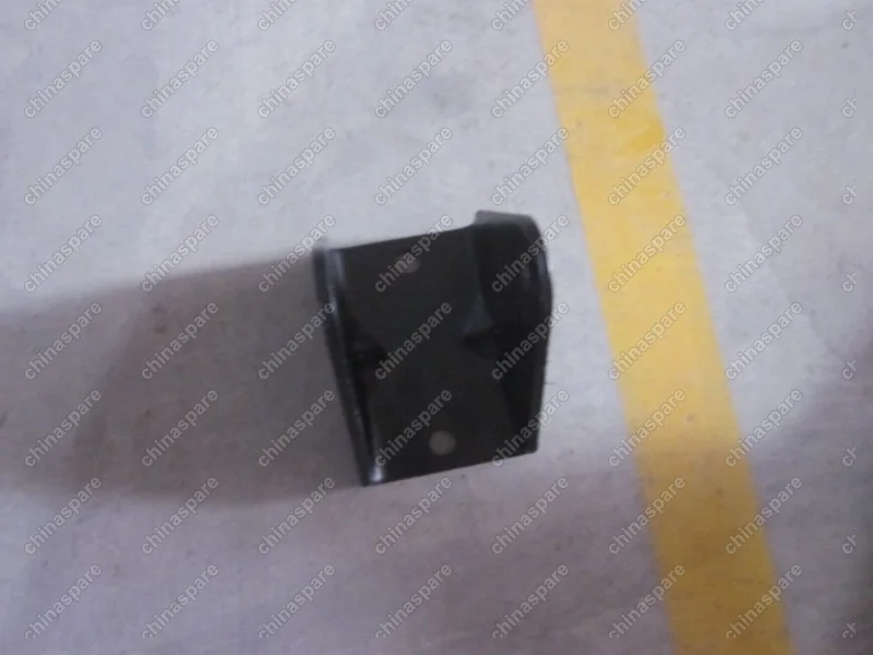 1066001251 Кронштейн подушки двигателя передней Geely Emgrand EC7