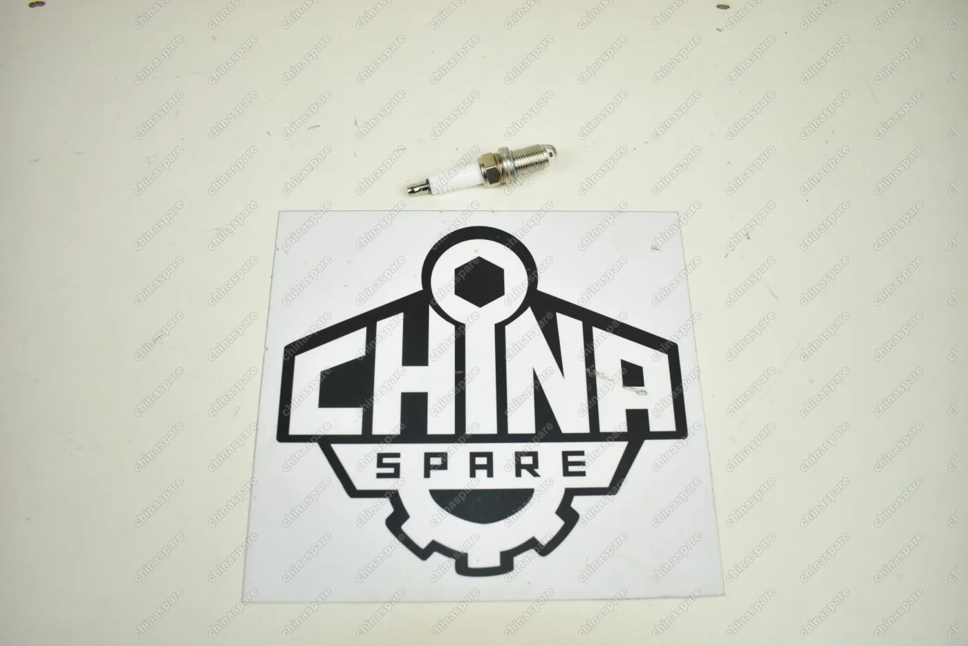 Свеча зажигания Geely Emgrand EC7, X7, SC7, Vision