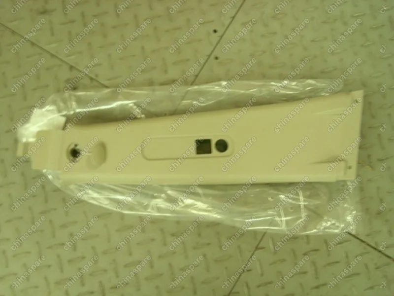 1068001064 Накладка верхняя левая средней стойки Geely Emgrand EC7