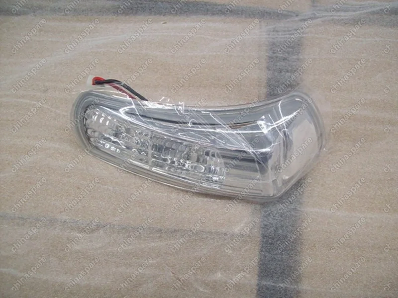 1068020436 Поворотник вспомогательный правый (на зеркало) Geely Emgrand EC7