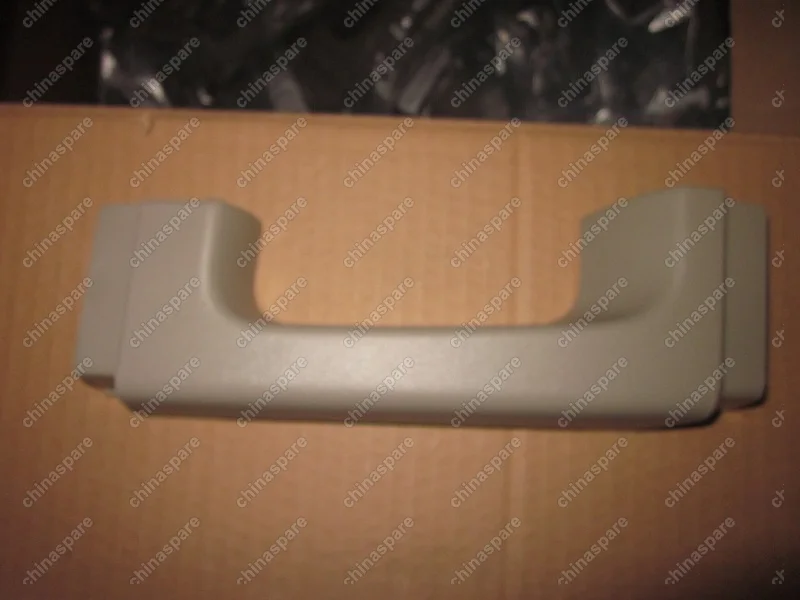 1068002664 Панель декоративная ручки передней правой двери Geely Emgrand EC7