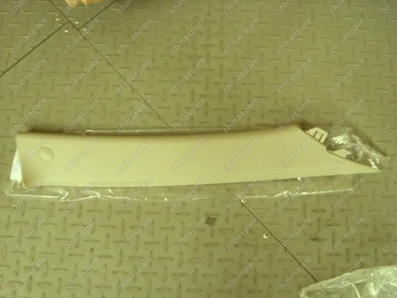 Накладка передней стойки верхняя (светло-серая) Geely Emgrand EC7