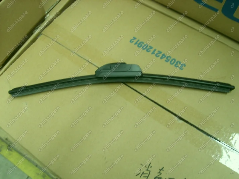Щетка стеклоочистителя правая Geely Emgrand EC7