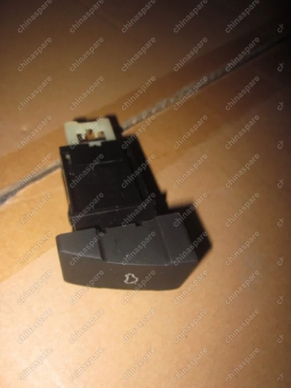 Кнопка открывания багажника Geely Emgrand EC7