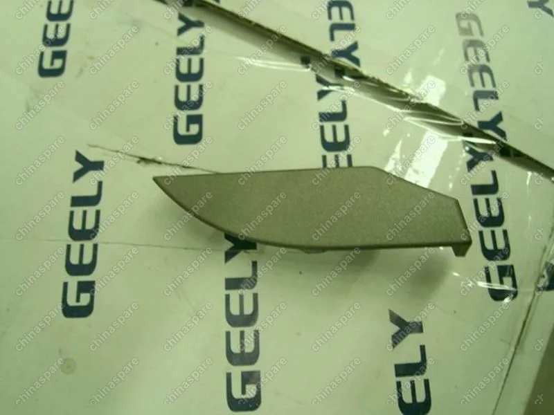 1068020351 Декоративная вставка передней панели правая Geely Emgrand EC7