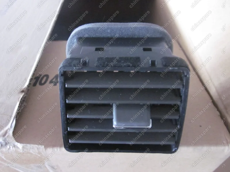 1068020389 Center right vent Geely Emgrand EC7