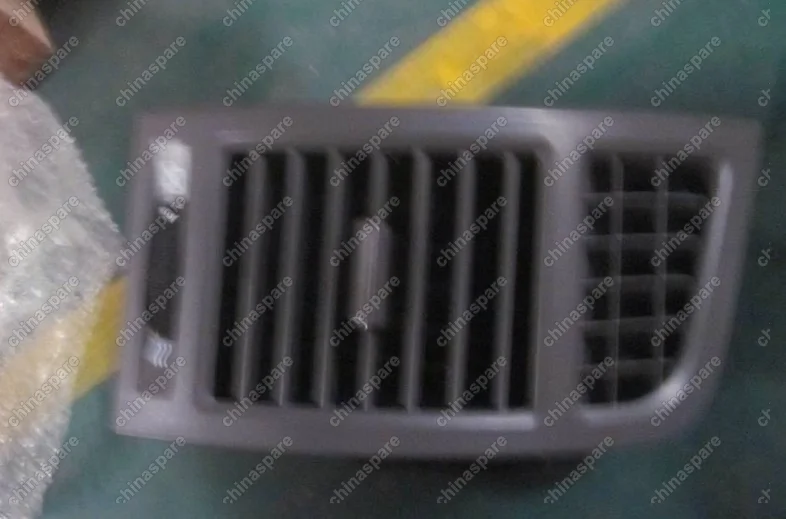 1068002212 Дефлектор левый в сборе Geely Emgrand EC7