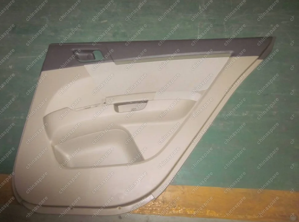 1068002820 Панель задней правой двери Geely Emgrand EC7