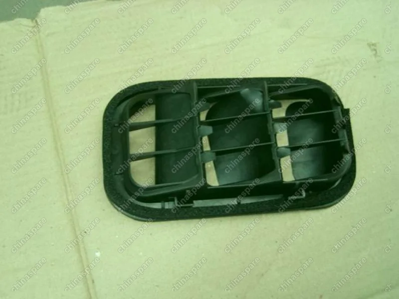 1068003248 Дефлектор вентиляции Geely Emgrand EC7