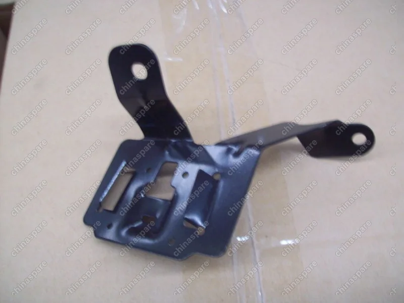 1064001407 Кронштейн абсорбера бака Geely Emgrand EC7