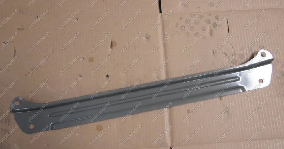 Рамка радиатора нижняя Geely Emgrand X7