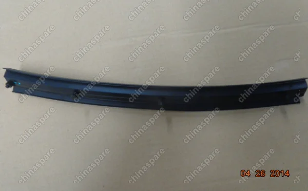1018027126 Уплотнитель капота правый Geely Emgrand X7