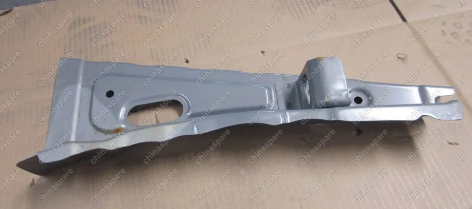 Кронштейн переднего левого крыла Geely Emgrand X7