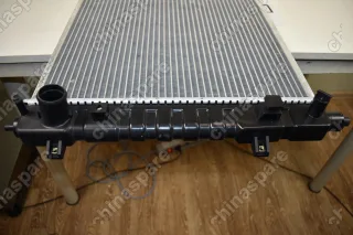 Радиатор охлаждения двигателя Geely Emgrand X7
