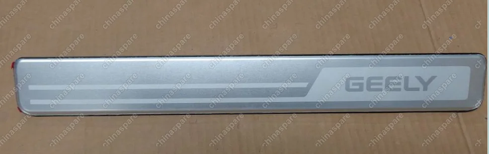 Накладка порога алюминиевая передняя правая Geely Emgrand X7