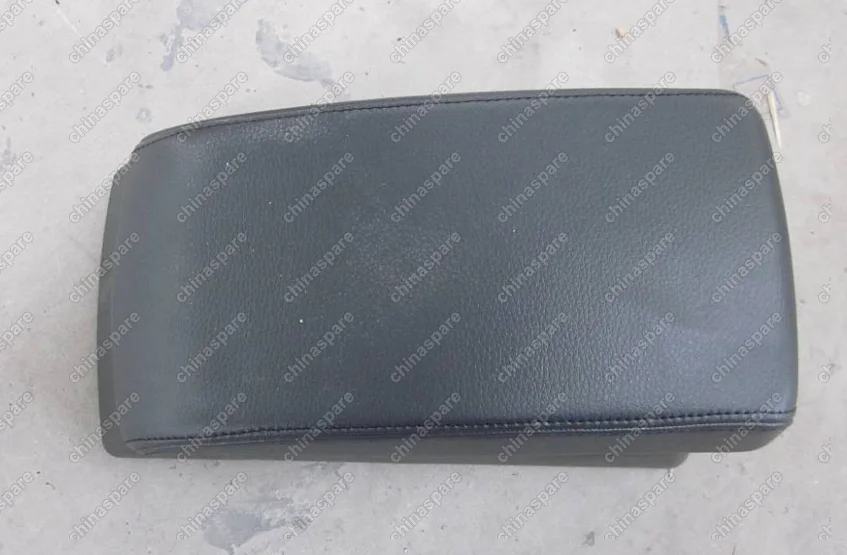101801159800663 Подлокотник Geely Emgrand X7