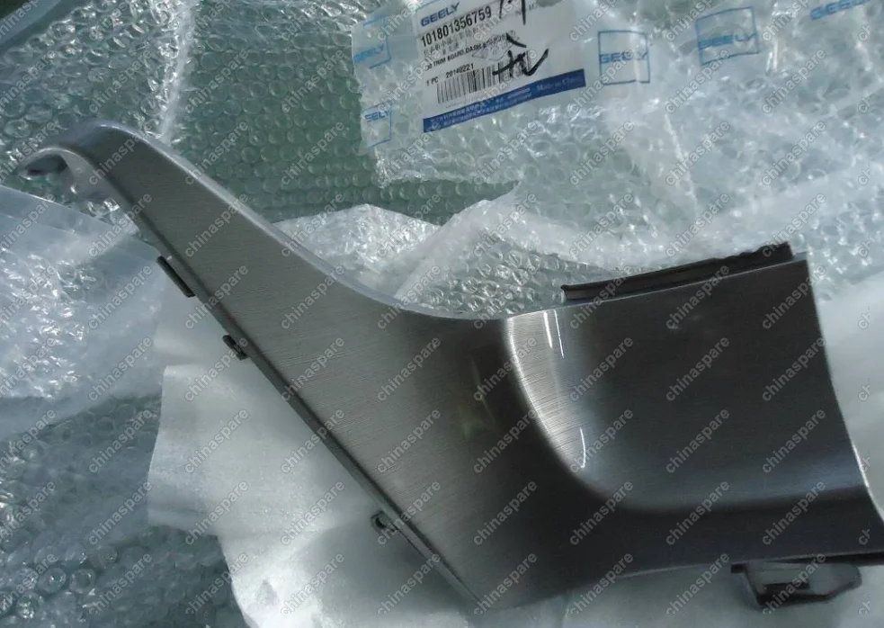 Накладка панели левая Geely Emgrand X7