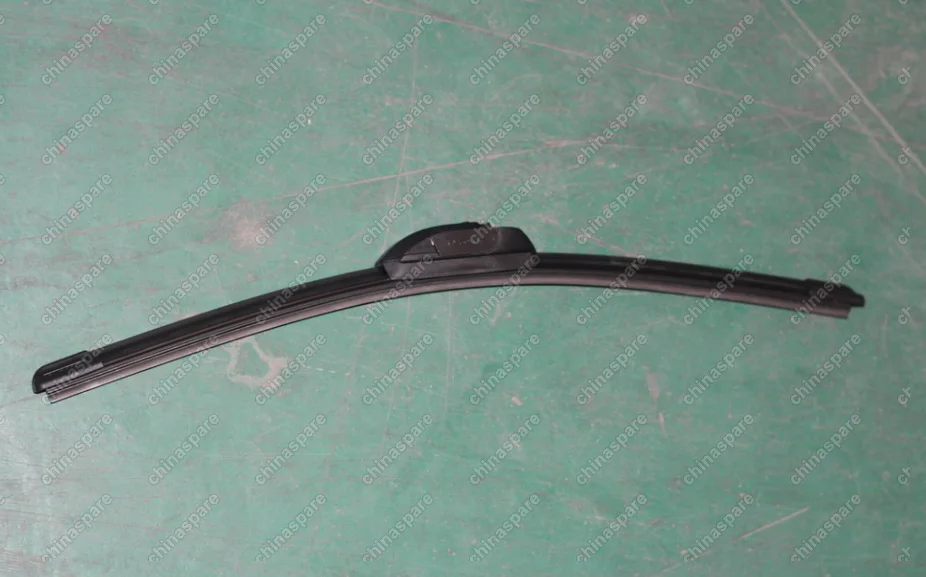 Щетка стеклоочистителя правая Geely Emgrand X7