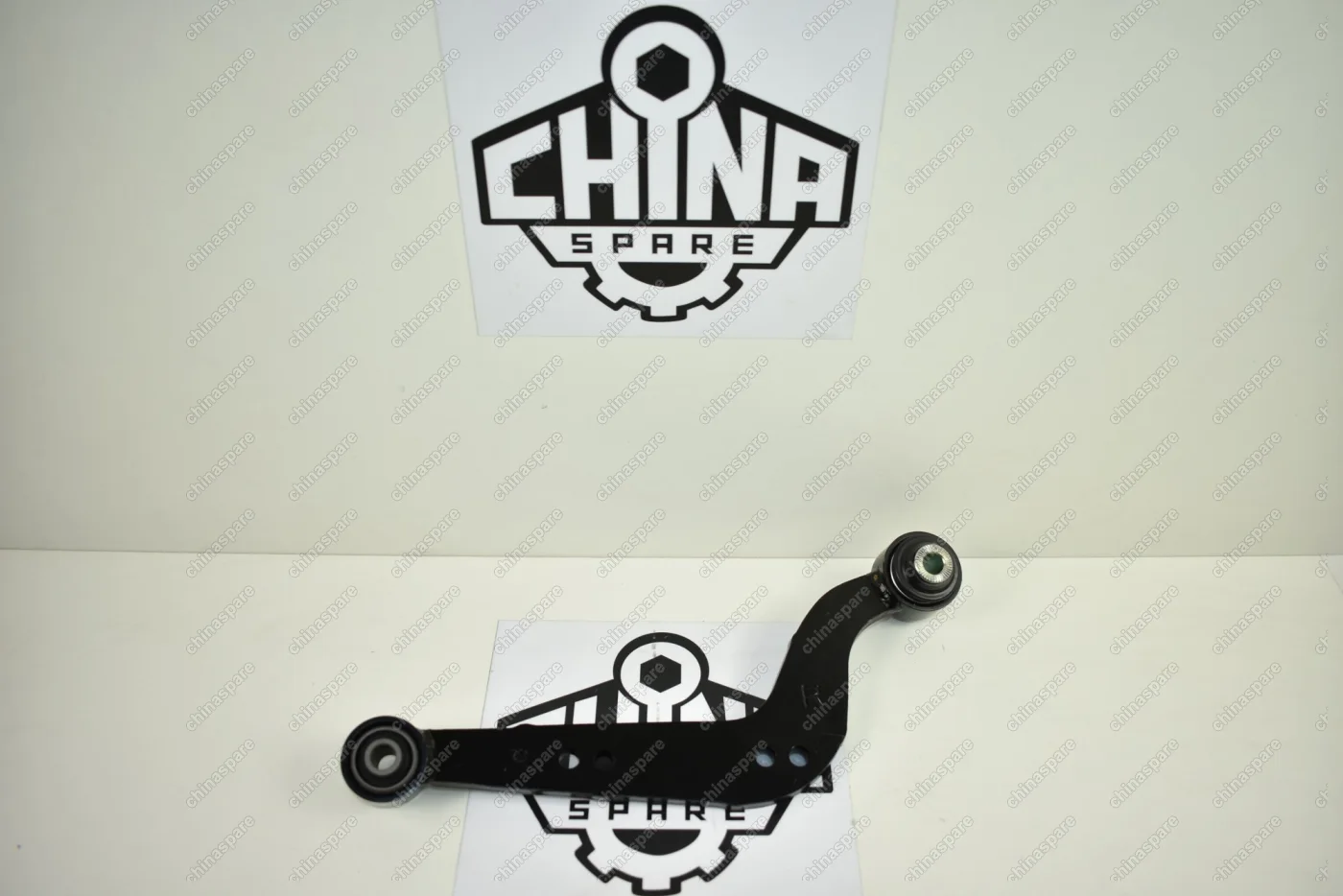 Продольный рычаг подвески задний правый верхний Geely Emgrand X7