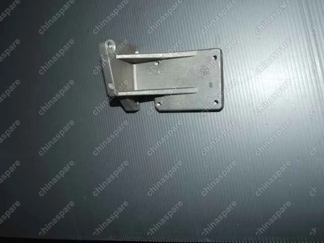 1106013242 Кронштейн катушки зажигания Geely MK