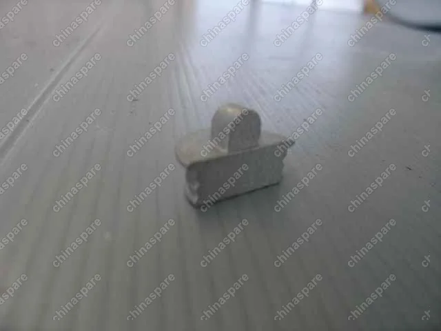 2010001801 Заглушка двигателя Geely MK