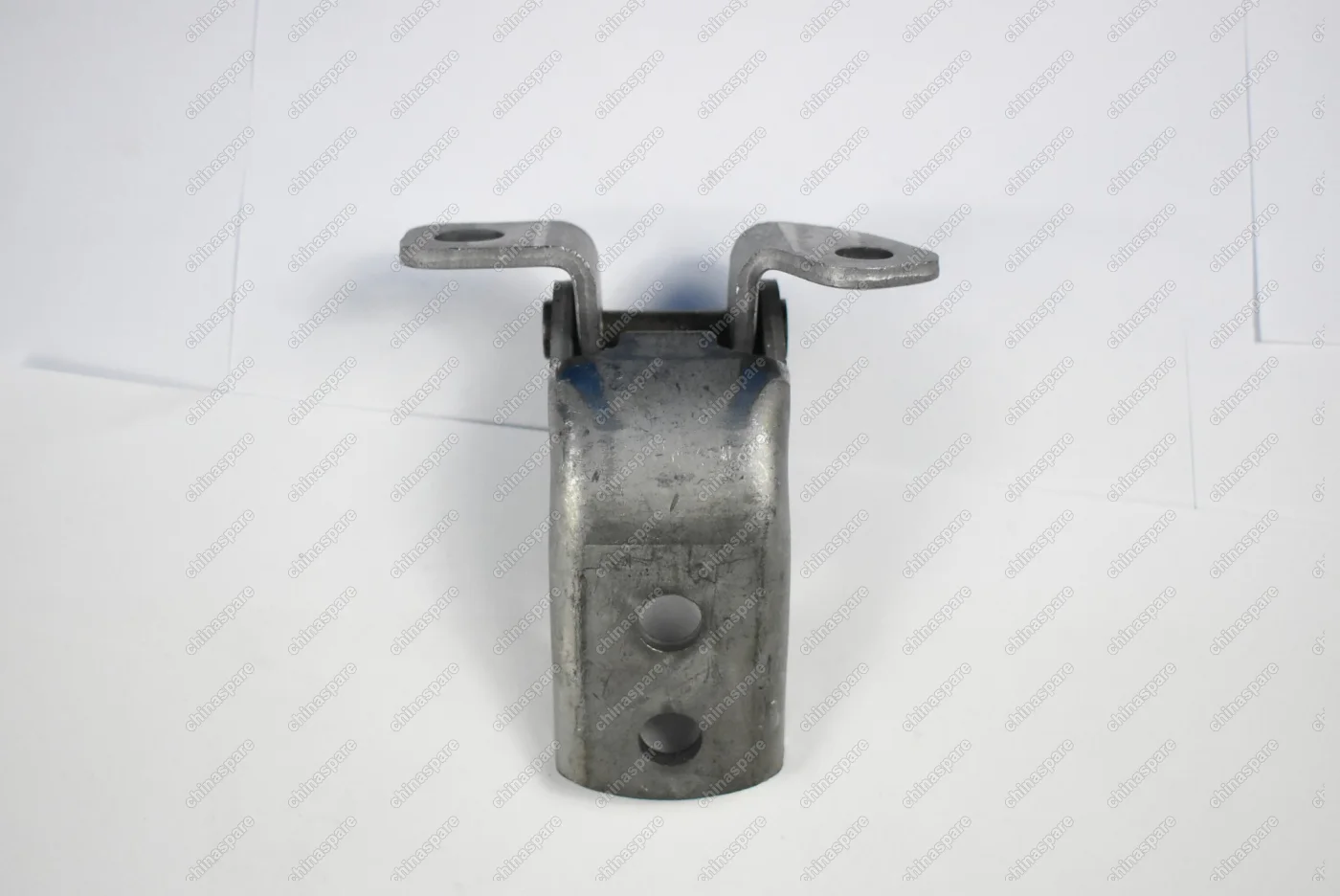 Петля передней левой двери верхняя Geely MK, MK Cross