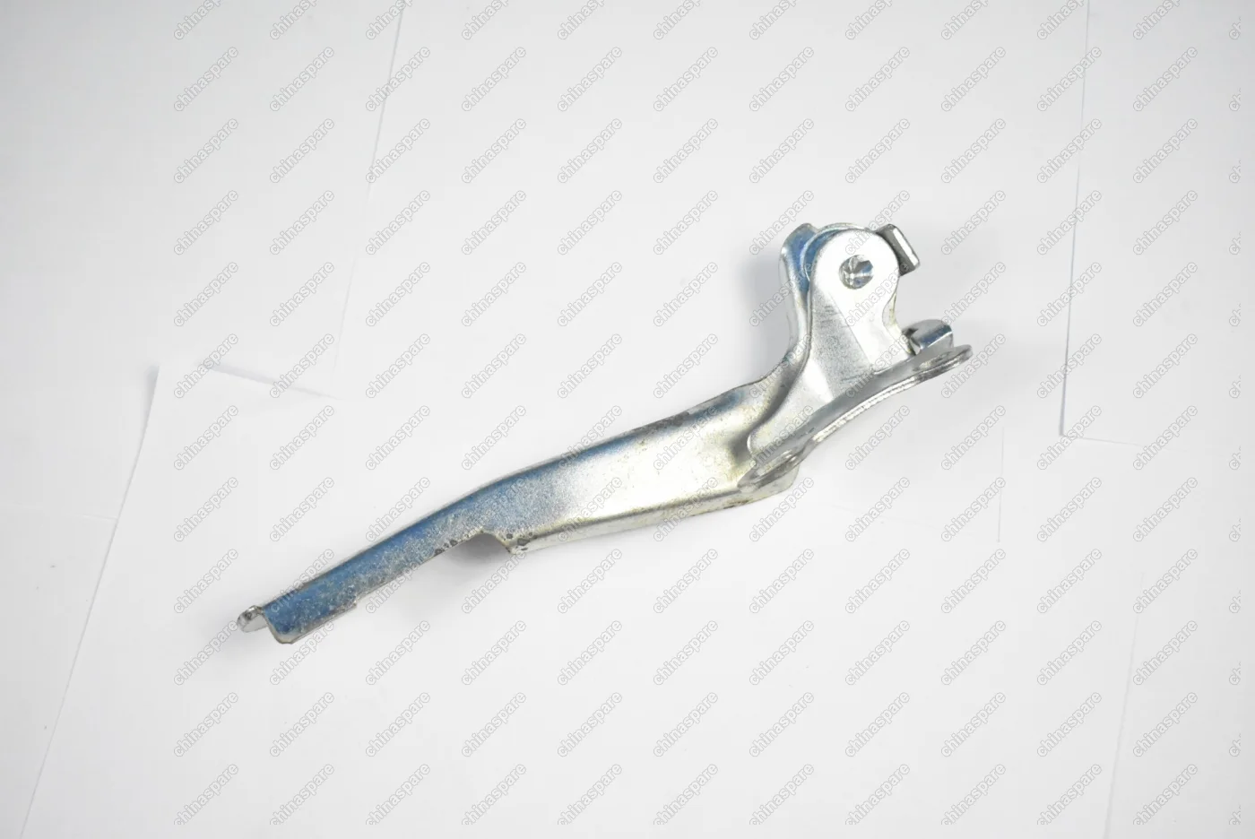 Петля капота левая Geely MK, MK Cross