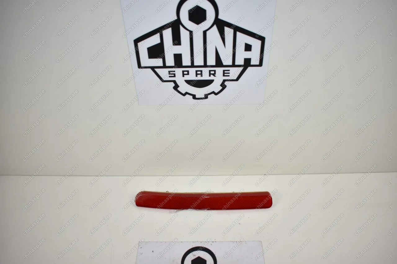 Катафот заднего бампера правый Geely MK