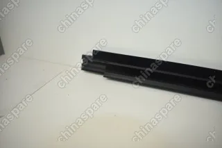 Уплотнитель двери передней правой (Бархотка) Geely MK