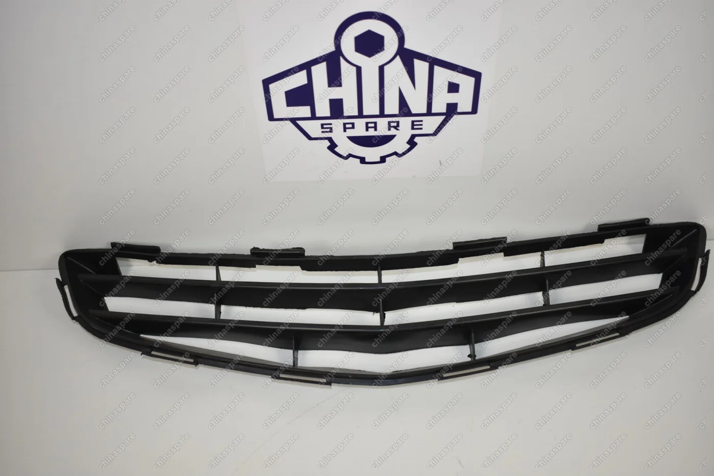 Решетка переднего бампера центральная Geely MK