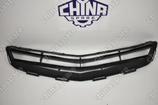 Решетка переднего бампера центральная Geely MK