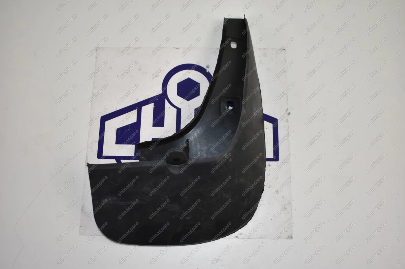 Брызговик задний правый Geely MK