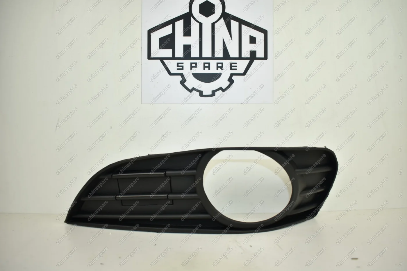 Решетка противотуманной фары Левая Geely MK, MK Cross