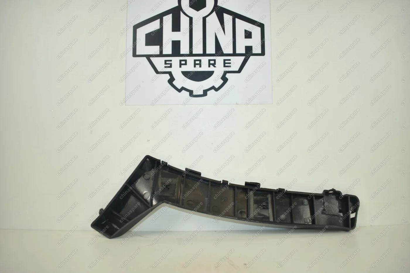 Кронштейн заднего бампера правый Geely MK Cross