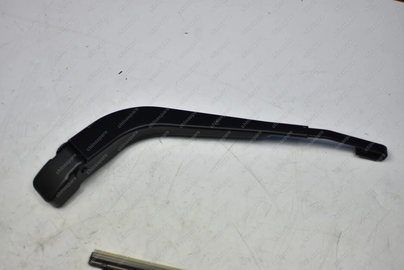 Рычаг заднего стеклоочистителя с щеткой Geely MK Cross