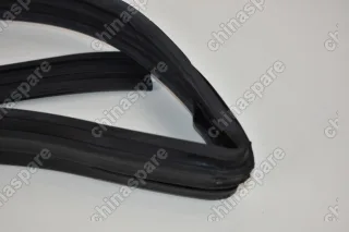 Уплотнитель переднего левого стекла Geely MK Cross