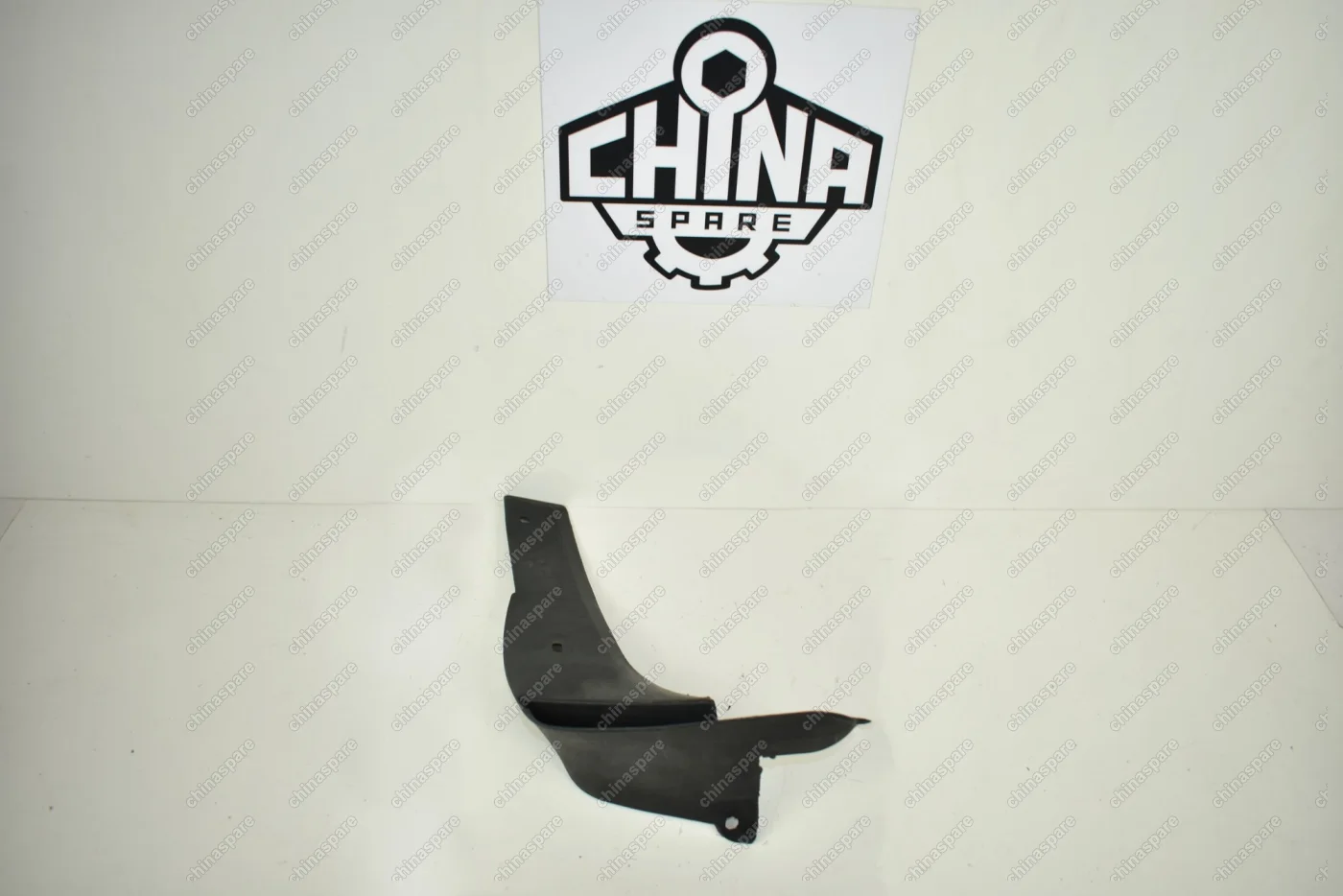 Брызговик передний правый Geely Vision