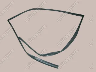 Уплотнитель стекла передней левой двери Great Wall Cowry