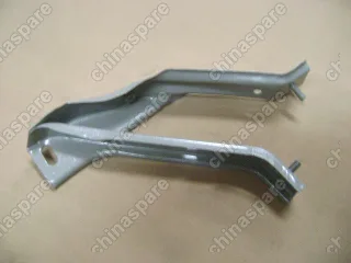 Кронштейн крепления брызговика переднего крыла левый пикап - 11-8403030 Great Wall Deer