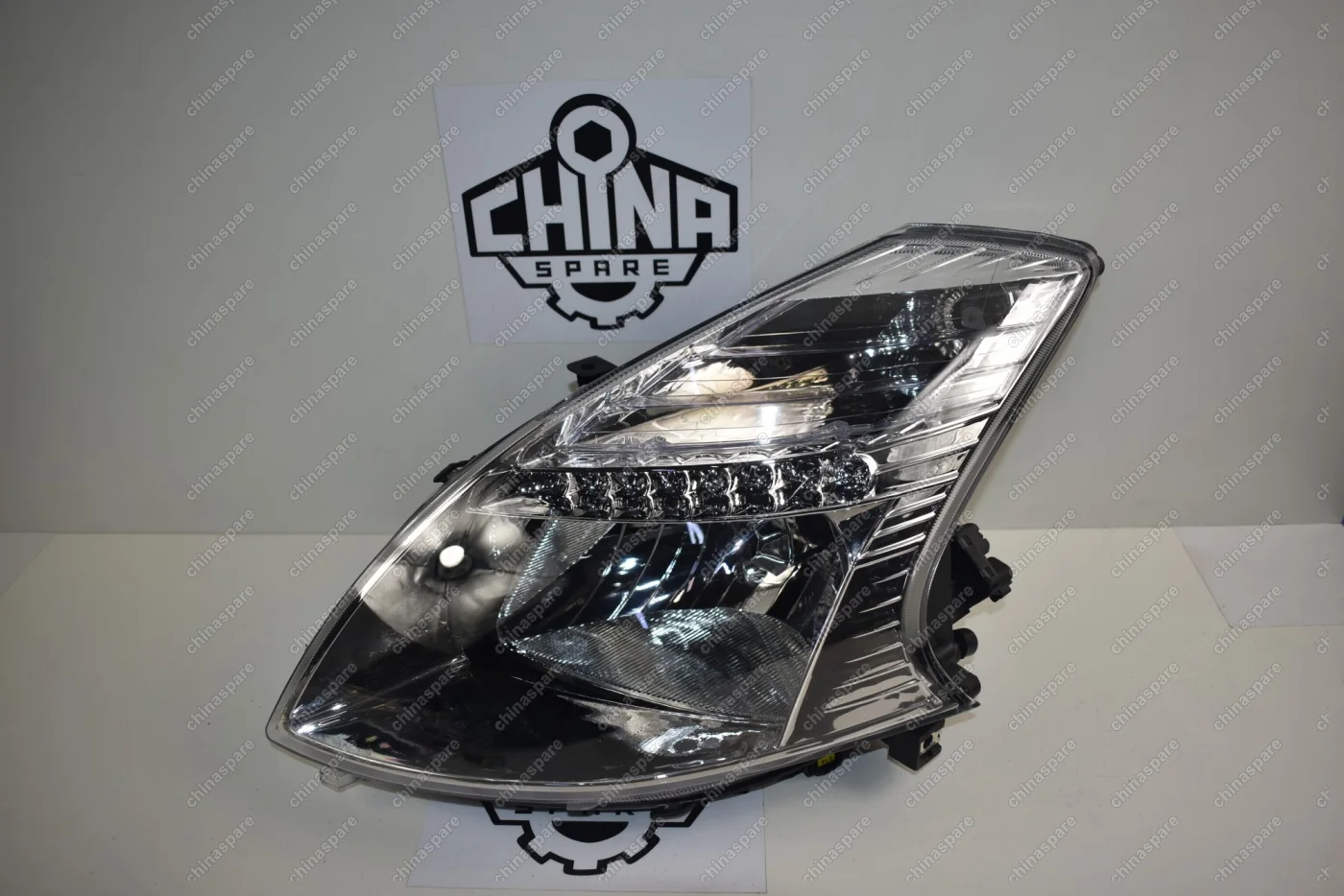 Фара головного света левая (С корректором) Great Wall Florid