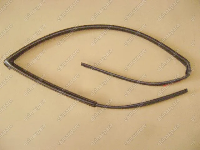 Уплотнитель стекла передней правой двери Great Wall Florid