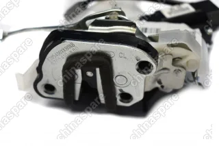 Замок двери задней правой (новый салон) Great Wall Hover H3