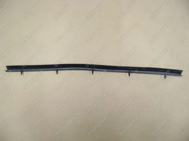 8402020K00 Уплотнитель капота Great Wall Hover H3