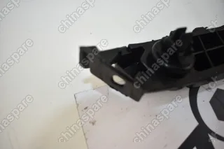 Кронштейн бампера переднего левый (пластик) Great Wall Hover H5