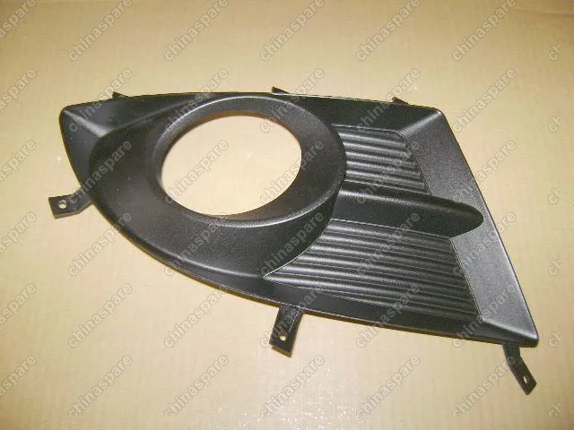 Накладка противотуманной фары правая Great Wall Peri